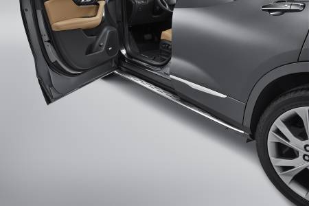 GM Accessories - GM Accessories 42491246 - Molded Assist Steps in Black with Bright Step Pad [2019+ Blazer]