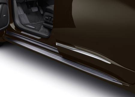 GM Accessories - GM Accessories 84526413 - Molded Assist Steps in Sable Brown Metallic [2018-2020 Traverse]