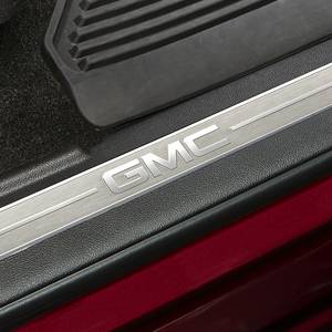 GM Accessories - GM Accessories 23114162 - Front Door Sill Plates with Jet Black Surround and GMC Logo [2014-19 Sierra]