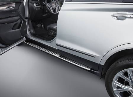 GM Accessories - GM Accessories 84184301 - Molded Assist Steps in Black with Bright Step Pad [2017+ XT6]