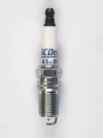 Genuine GM Parts - Genuine GM Parts 19299585 - Platinum Tipped Spark Plug AC 41-962 - Image 1